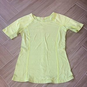 Lululemon shirt size 4
